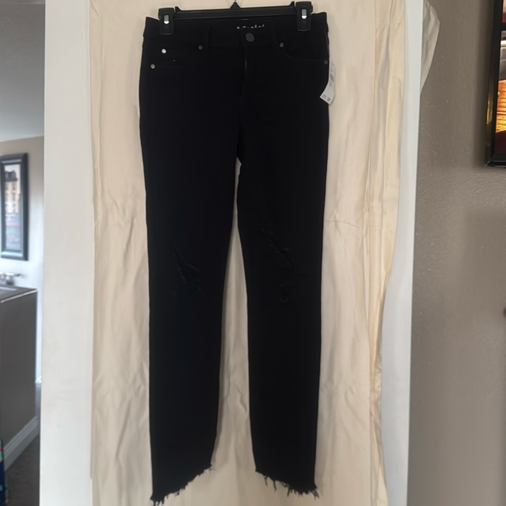 Black skinny pants